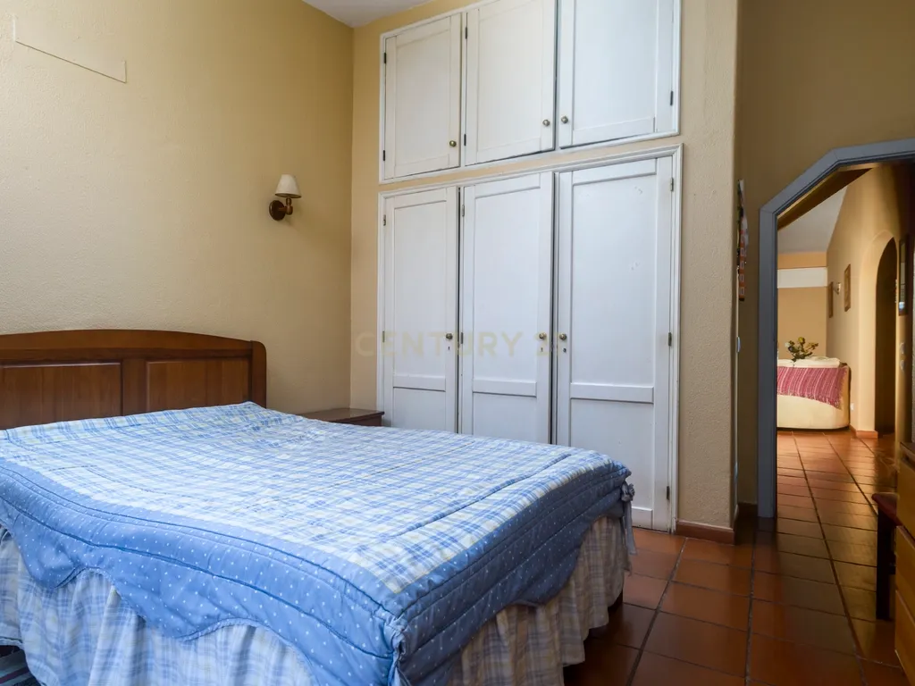 Moradia T2+1 em Quarteira - Loulé - Conforto e Localização Privilegiada - Image 8