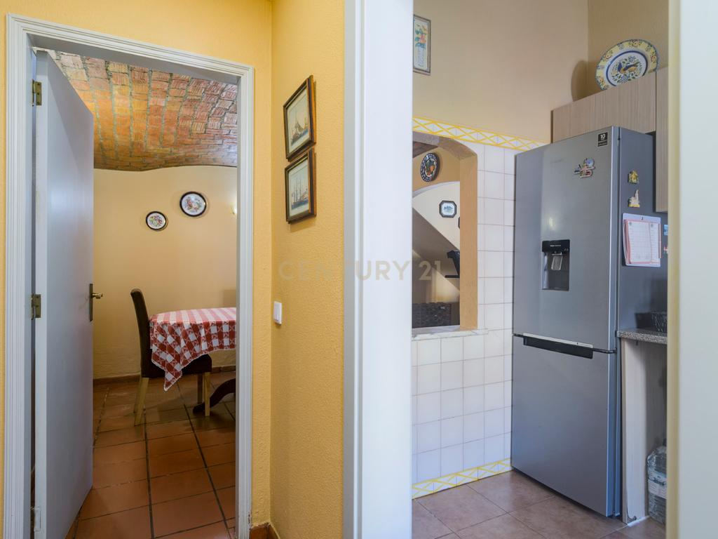 Moradia T2+1 em Quarteira - Loulé - Conforto e Localização Privilegiada - Image 15