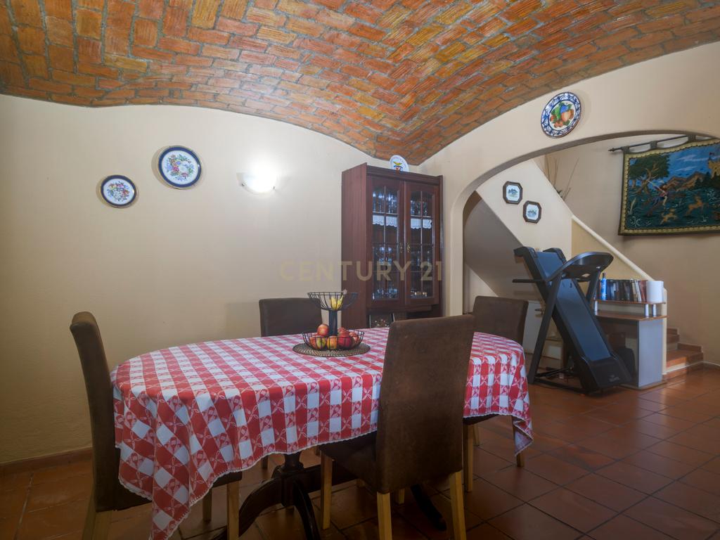 Moradia T2+1 em Quarteira - Loulé - Conforto e Localização Privilegiada - Image 16