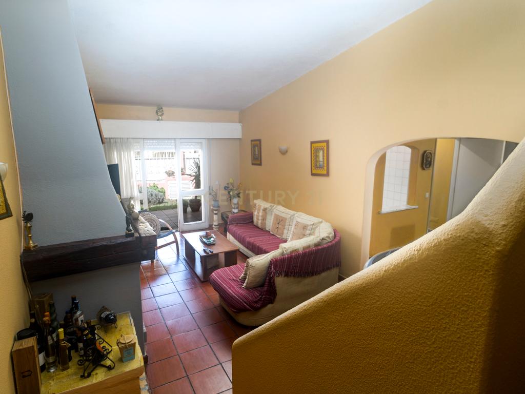 Moradia T2+1 em Quarteira - Loulé - Conforto e Localização Privilegiada - Image 18
