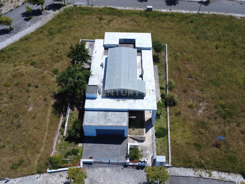 Moradia de Arquitetura Contemporânea na Aldeia dos Capuchos, Vista Mar, Rio e Cidade, com Garagem, Elevador, Piscina e Cobertura com Vista Panorâmica 360º. - Image 26