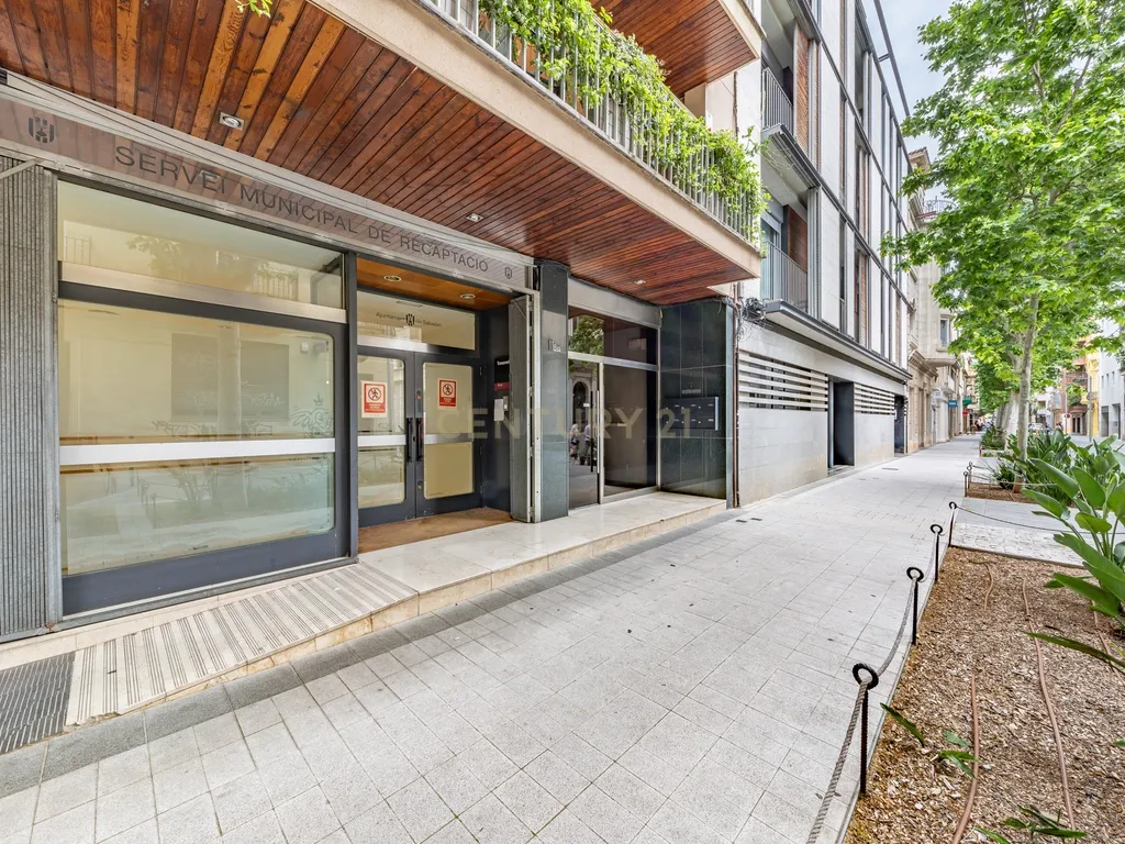Vende-se espaço comercial alugado no centro de Sabadell - Image 8