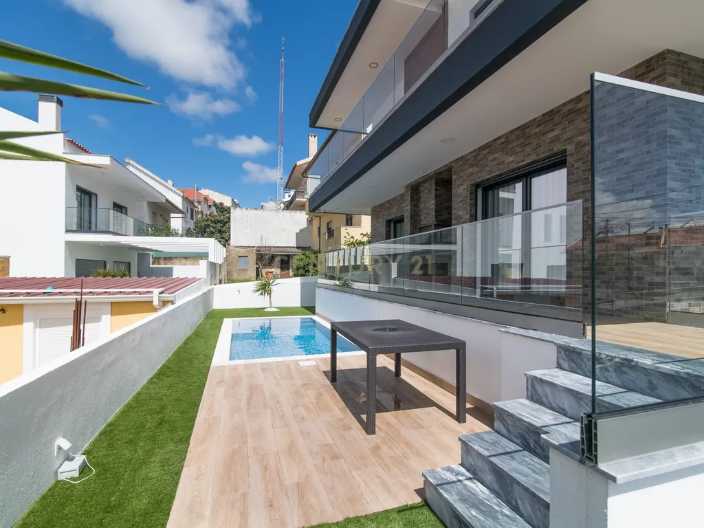 Moradia nova para estrear, de Sonho com Vista Panorâmica Sobre Lisboa no Bairro Casal do Bispo - Image 24