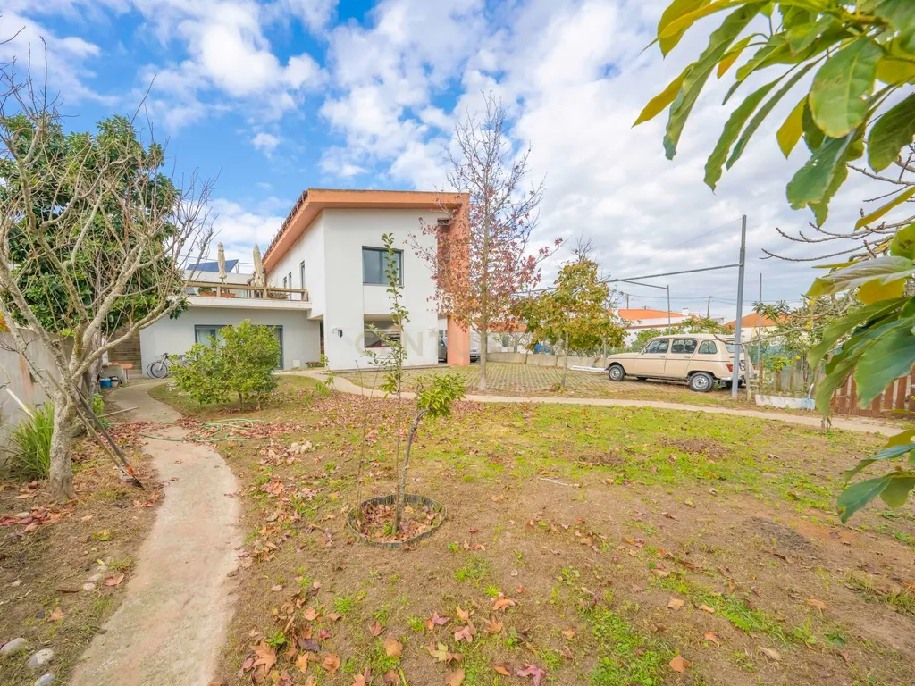Moradia T5 Isolada, com Dois Pisos, Elevador e Terraço, com 800m2 de Terreno , na Quinta do Anjo, Palmela - Image 46