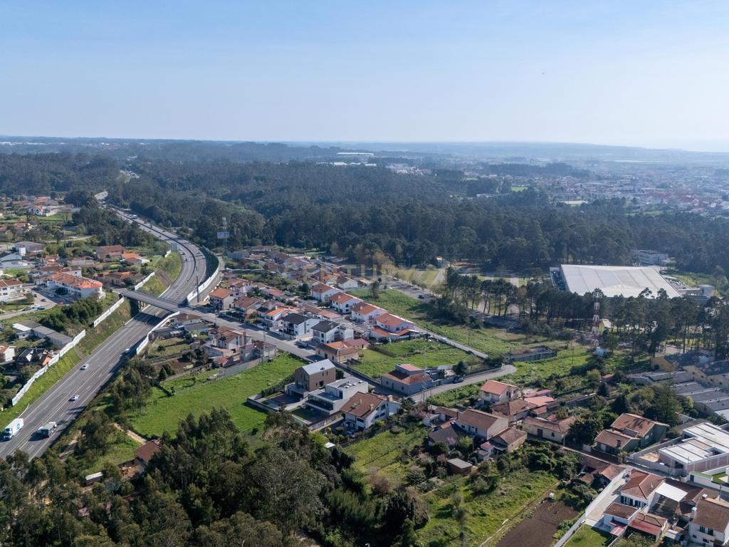 Moradia T4 com 392 m² e terreno de 1.070 m² | Anta - Image 7