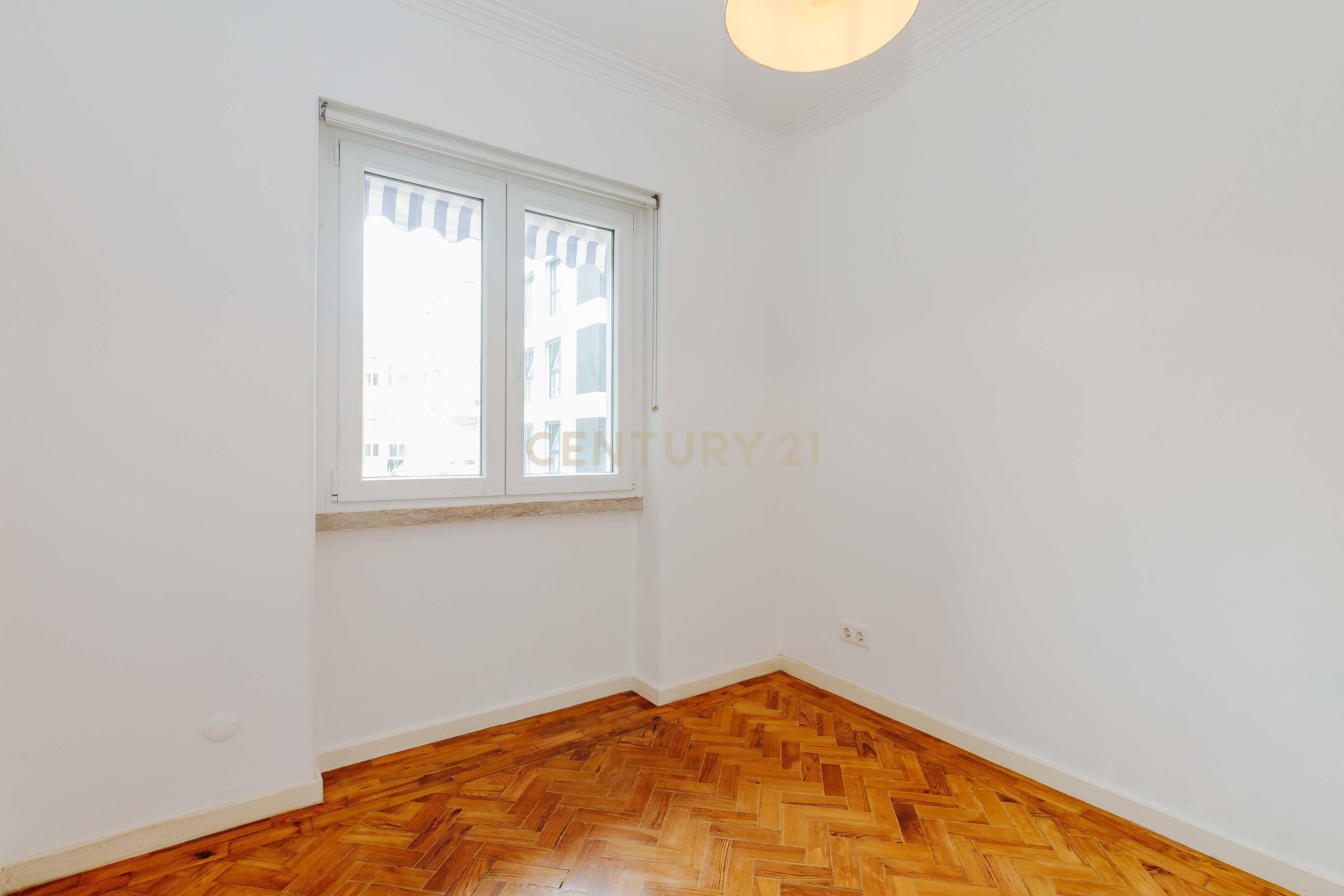 APARTAMENTO T5 REMODELADO SALDANHA LISBOA - Image 4