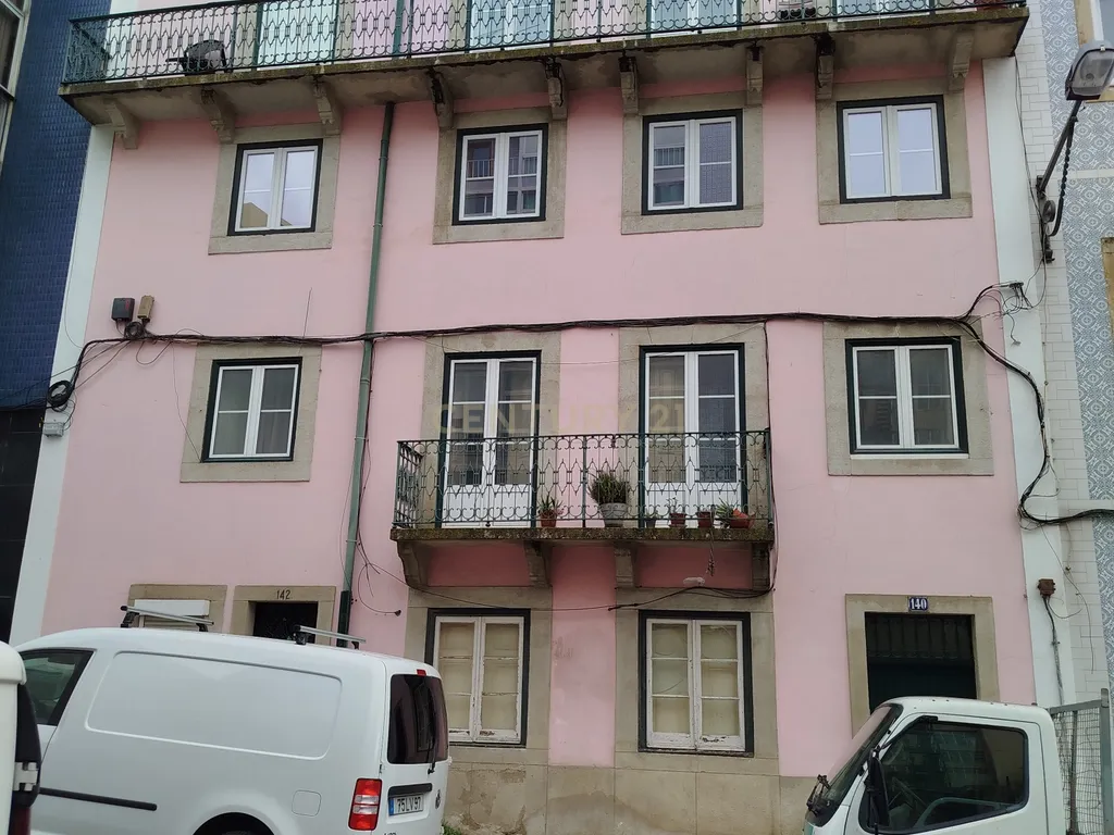 Edifício para Recuperação com Vista para o Rio em Lisboa (São Vicente) - Image 28