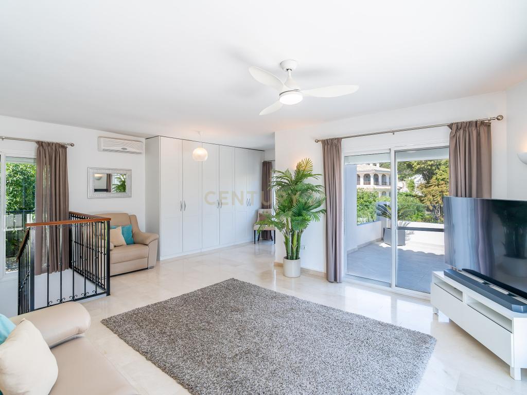 Moradia renovada com vista para o mar e perto da praia – Torreblanca, Fuengirola - Image 37