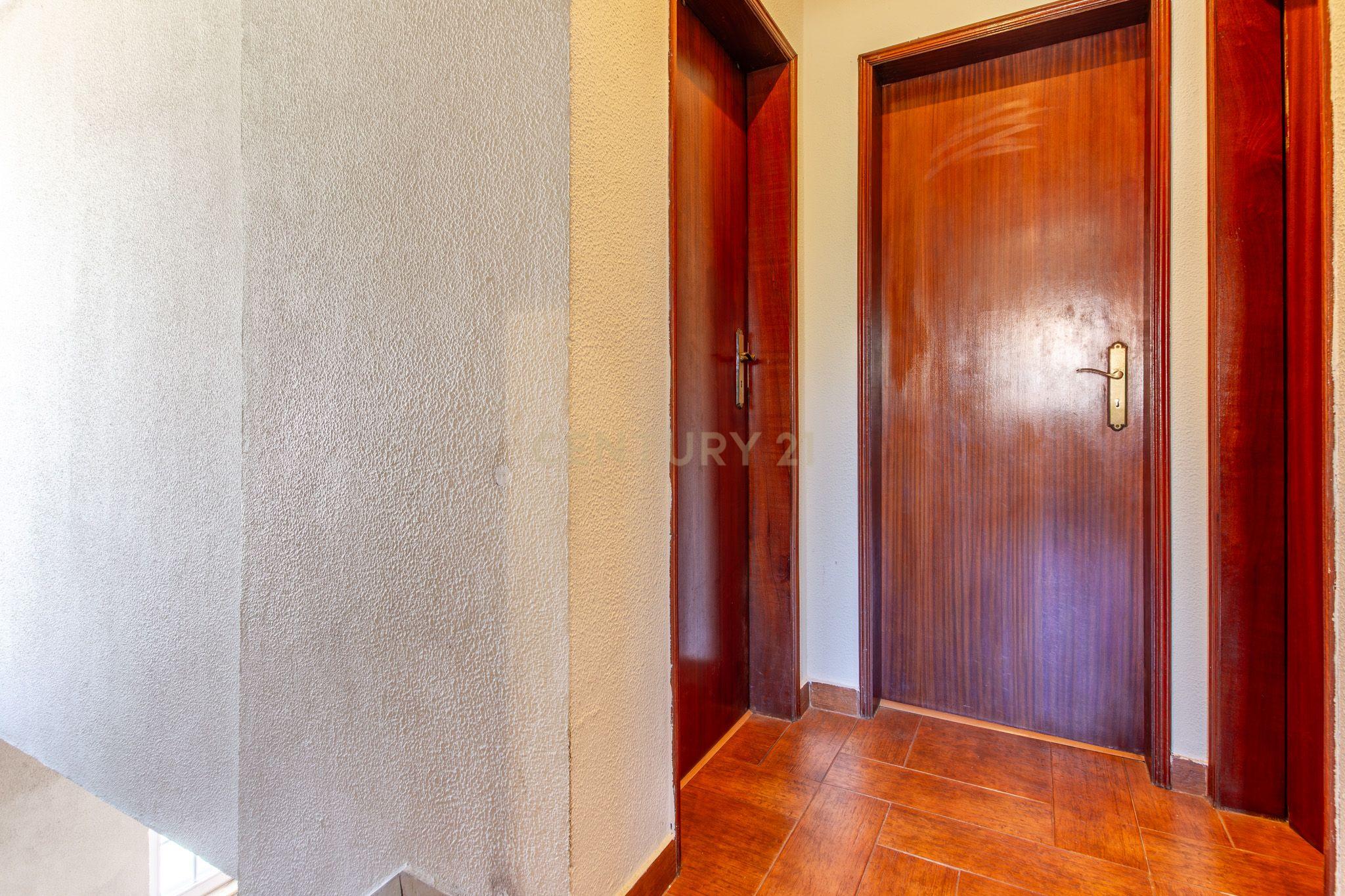 Fotografia 11 de Quinta do Conde - Moradia isolada inserida em terreno de 646m²