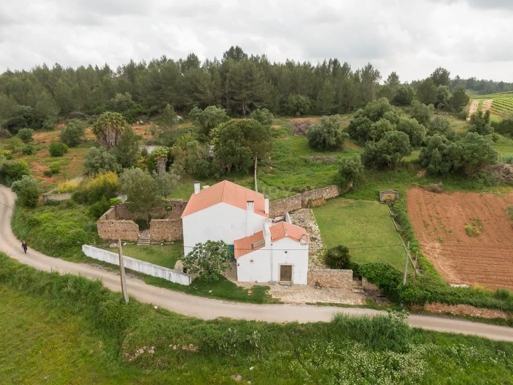 Quinta do Penedo – Runa Torres Vedras - Um Tesouro do Século XVIII com Projeto Turístico Aprovado - Image 1