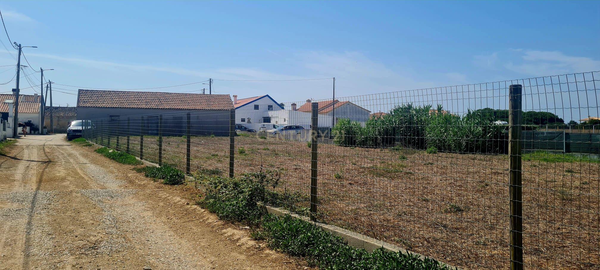 Fotografia 10 de Terreno Urbano com 1.661m2, com capacidade construtiva de 498m2 em Azoia - Sesimbra