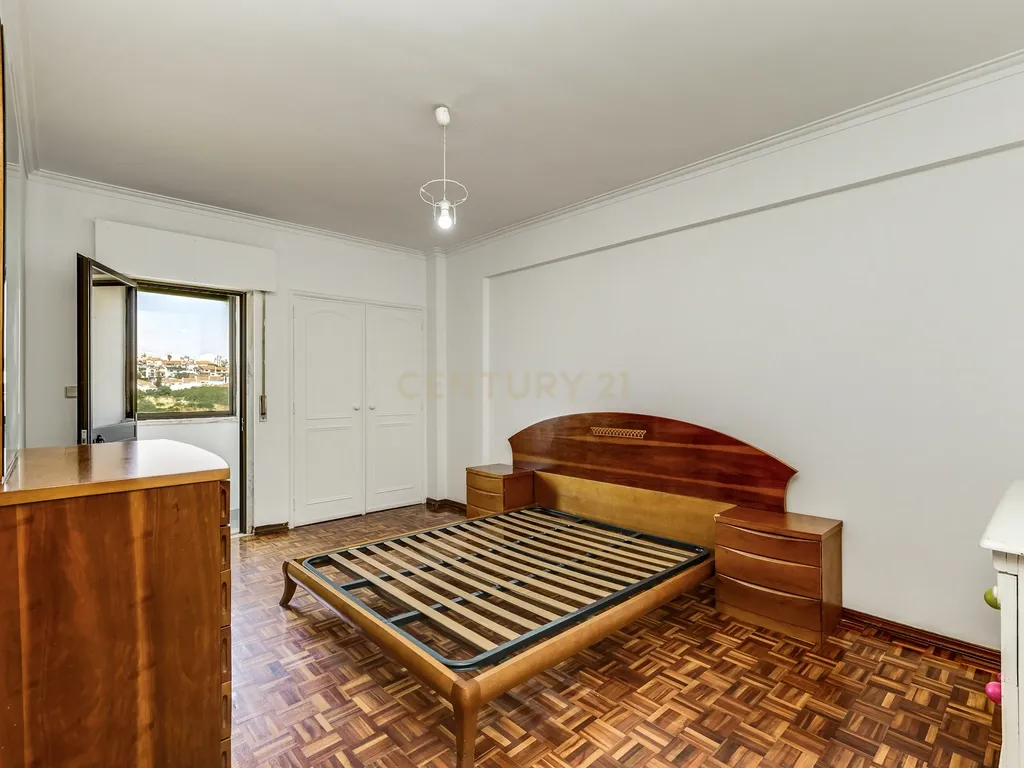 T2 para Arrendamento no Casal do Cotão, Agualva-Cacém — Último Andar com Vista Desafogada e Excelentes Acessos - Image 9