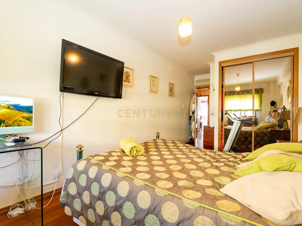 Apartamento T3 com Parqueamento – Quinta Nova, Odivelas - Image 19