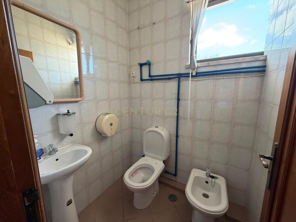Loja com 85m2 e duas casas de banho em Setúbal - Image 5