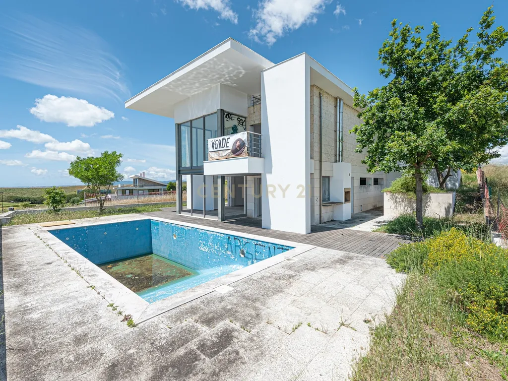 Moradia de Arquitetura Contemporânea na Aldeia dos Capuchos, Vista Mar, Rio e Cidade, com Garagem, Elevador, Piscina e Cobertura com Vista Panorâmica 360º. - Image 4