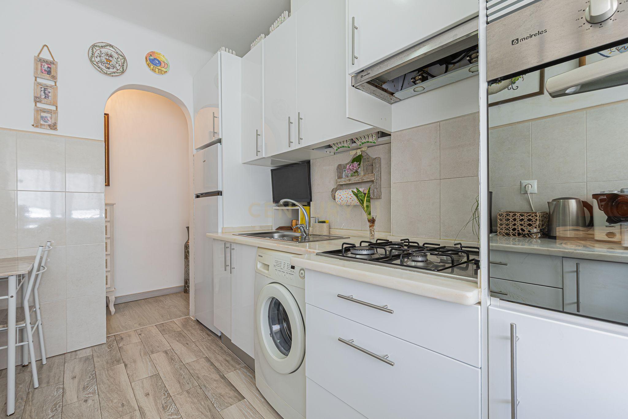 Fotografia 12 de Apartamento T2 parcialmente renovado — Porto Salvo