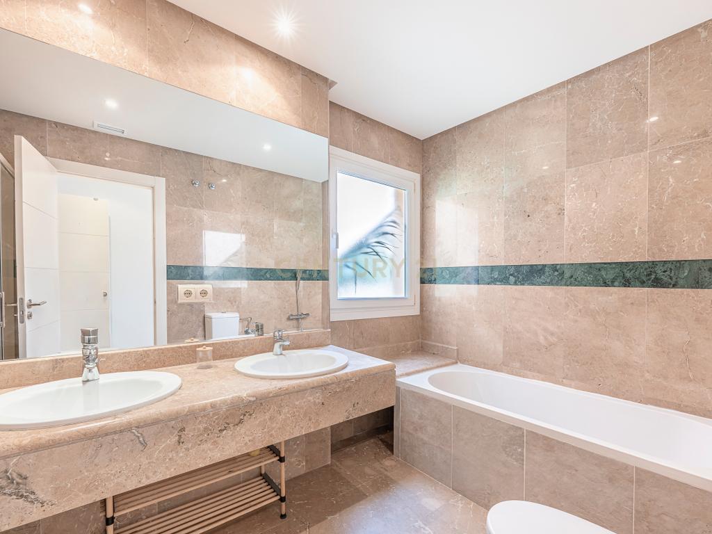 Magnífica habitação de luxo em VISTA REAL, Nueva Andalucía, Marbella! - Image 21