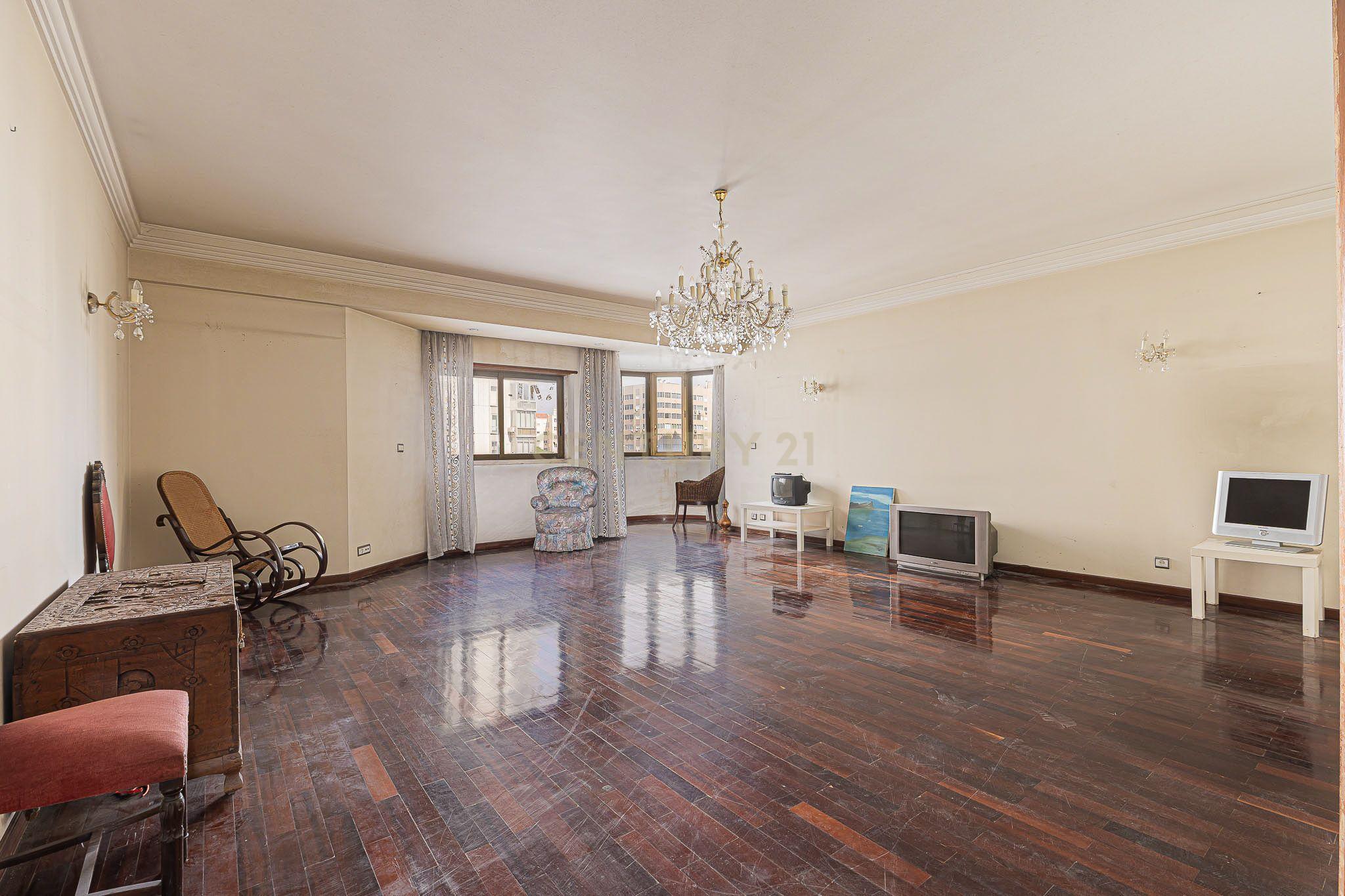 Fotografia 4 de T4 com 180 m² e Garagem Box no Areeiro, Lisboa