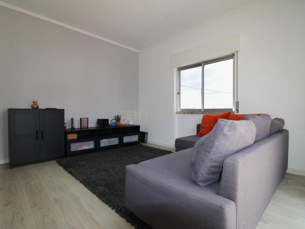 Apartamento T2 Quinta do Conde - Image 12