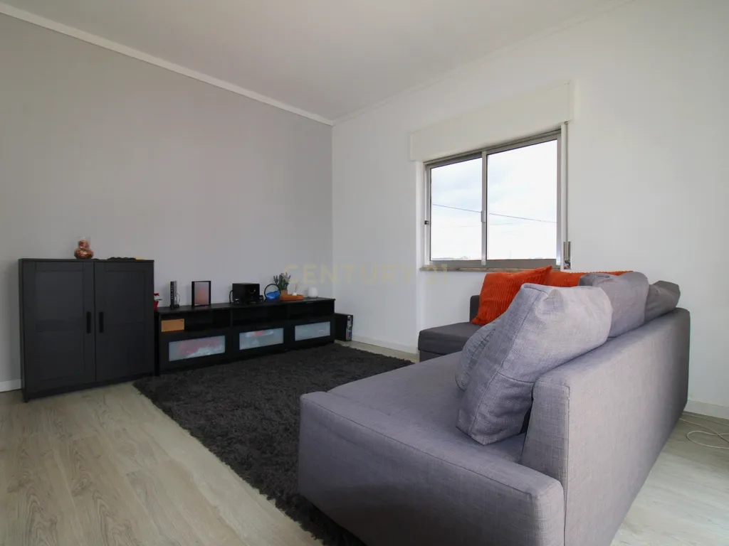 Apartamento T2 Quinta do Conde - Image 12