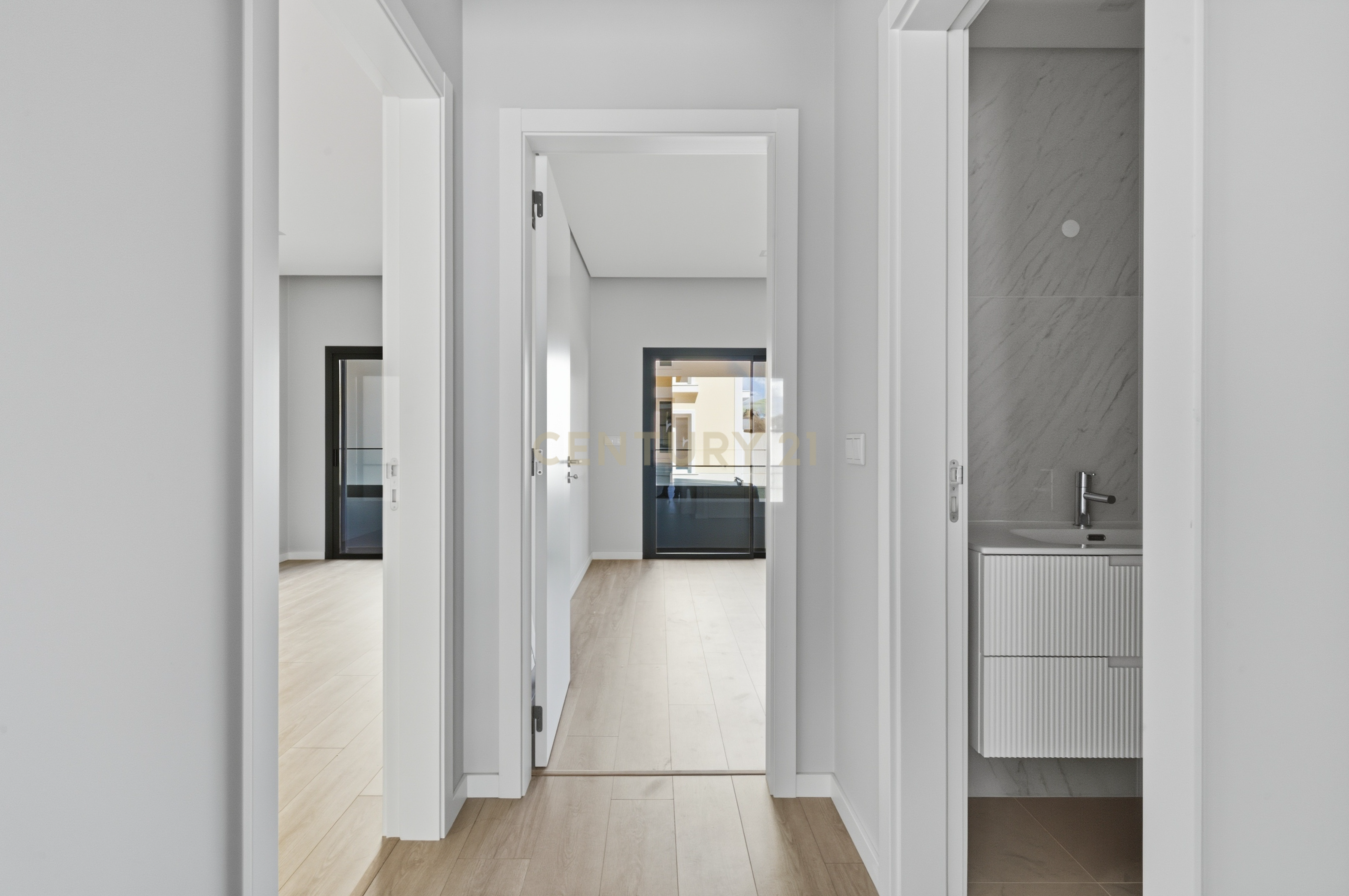 Fotografia 7 de Apartamento T2 Novo com Terraço e Lugar de Garagem em Mafra