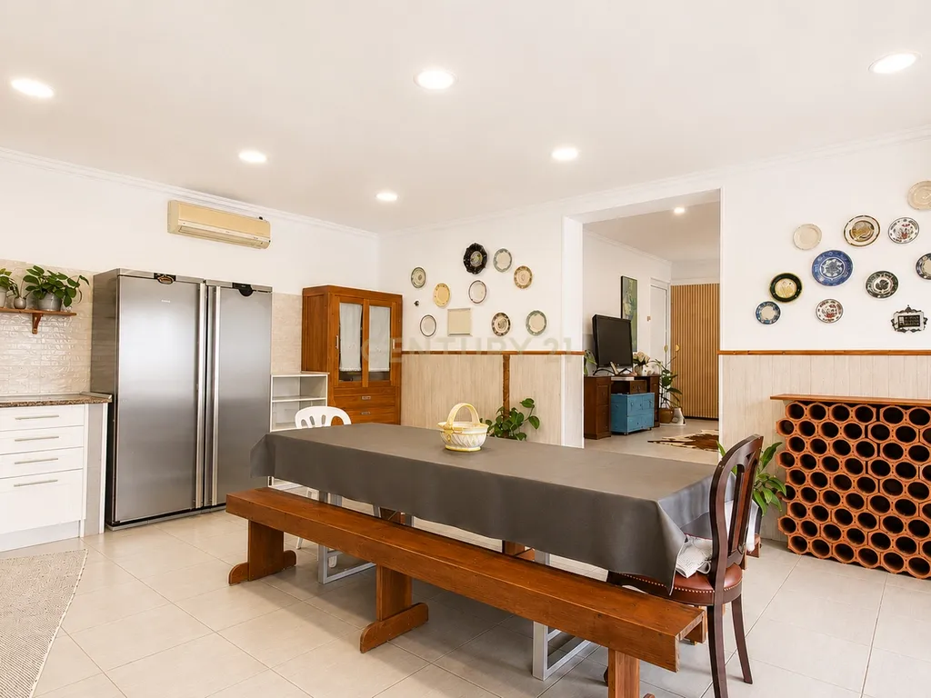 Moradia T3 em lote de 936m2 em Vila Alegre, Fernão Ferro - Image 9