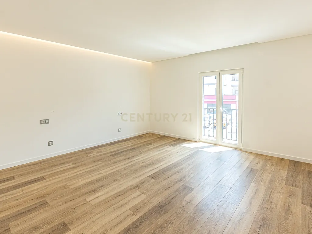 Moradia T6 de Luxo - 924 m² - Piscina - São Pedro da Cadeira - Nova - Image 39
