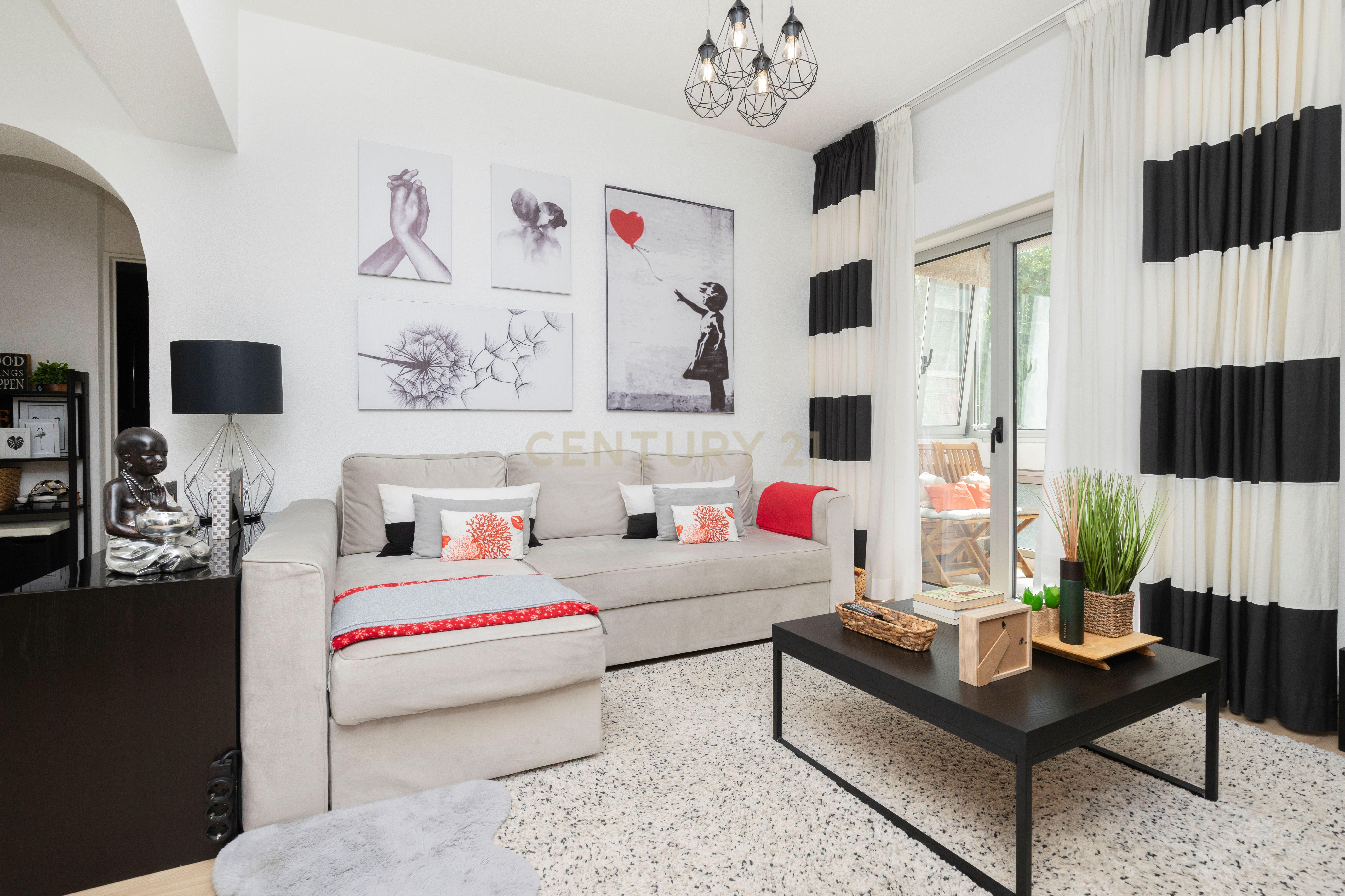 Fotografia 9 de T2 totalmente remodelado em Queluz | Pronto a habitar | Elevador e varanda