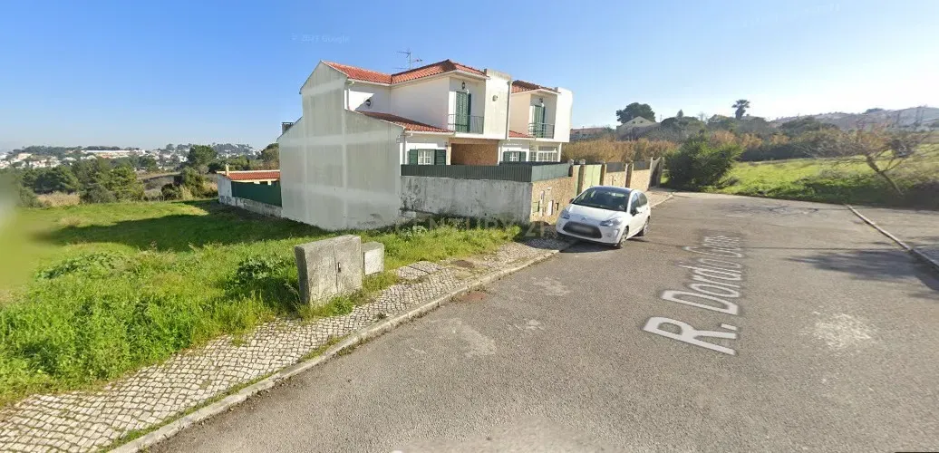 Fotografia 3 de Terreno Urbano com Vista para a Montanha em Sesimbra