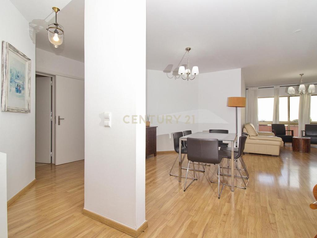Apartamento T2 com Jardim e Piscina - Image 4