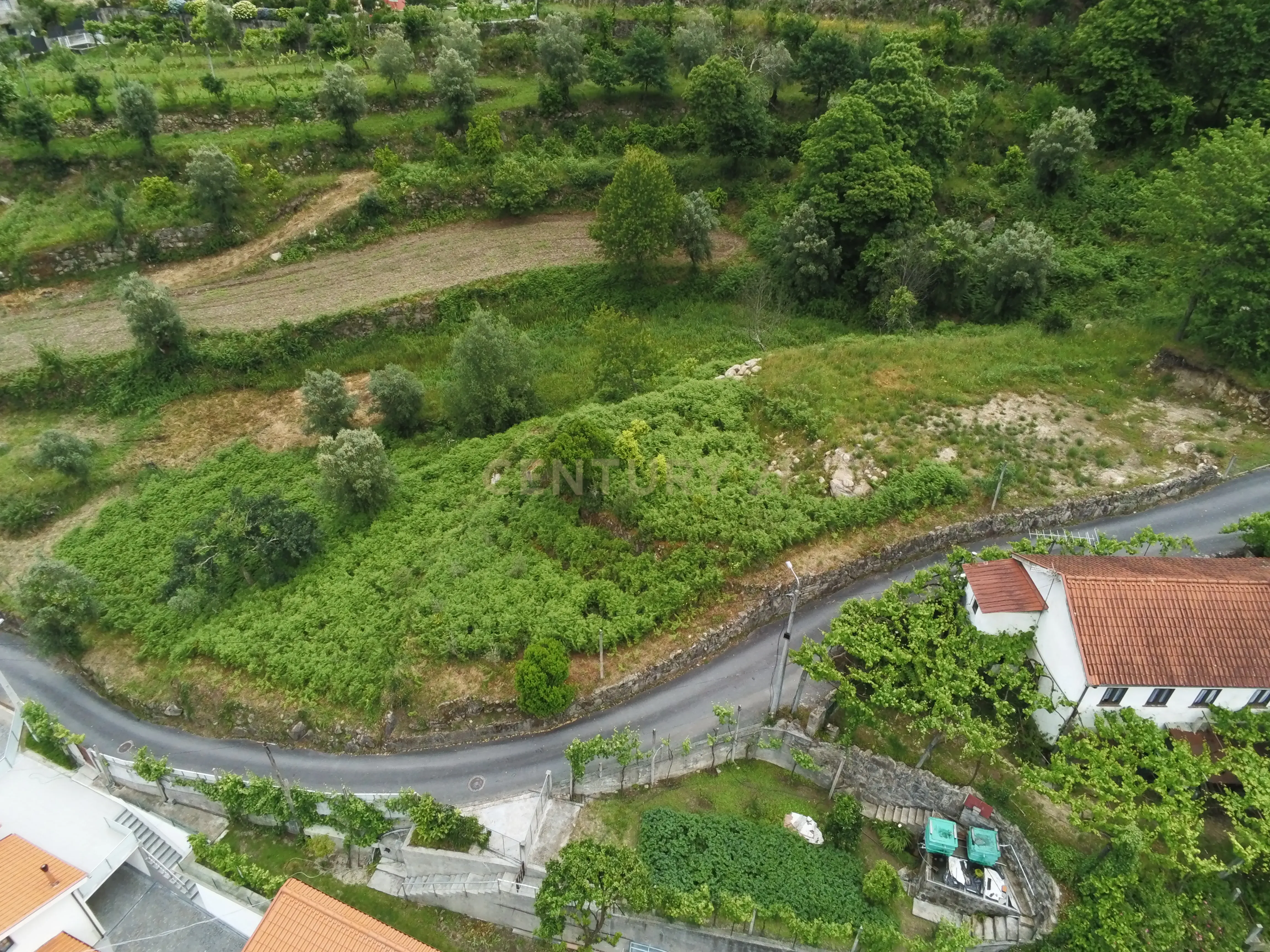 Fotografia 5 de Terreno Exclusivo no Centro da Vila do Gerês – 3.683 m² com Projeto Aprovado Moradia Térrea