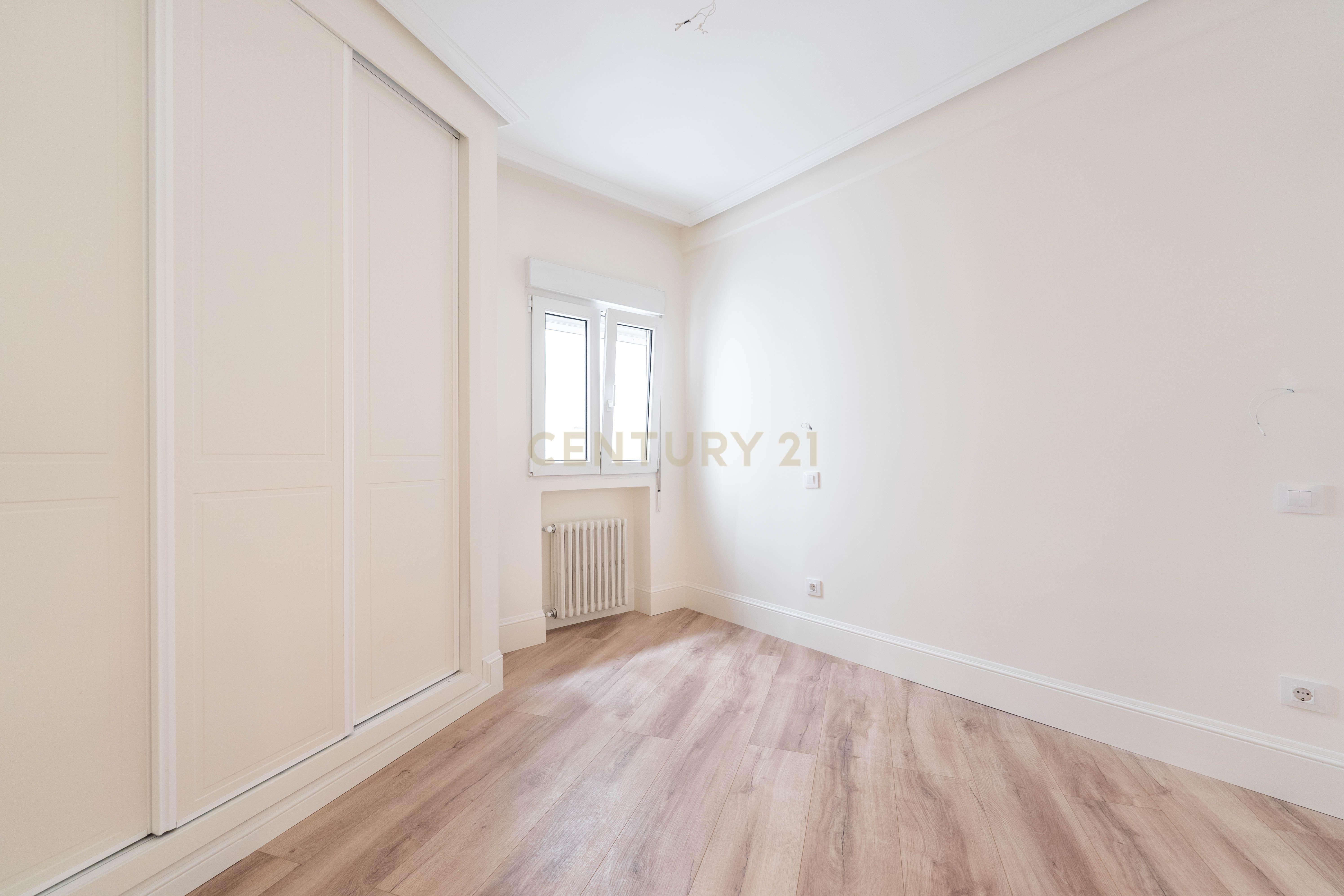 APARTAMENTO LUMINOSO Bº DE SALAMANCA - Image 9