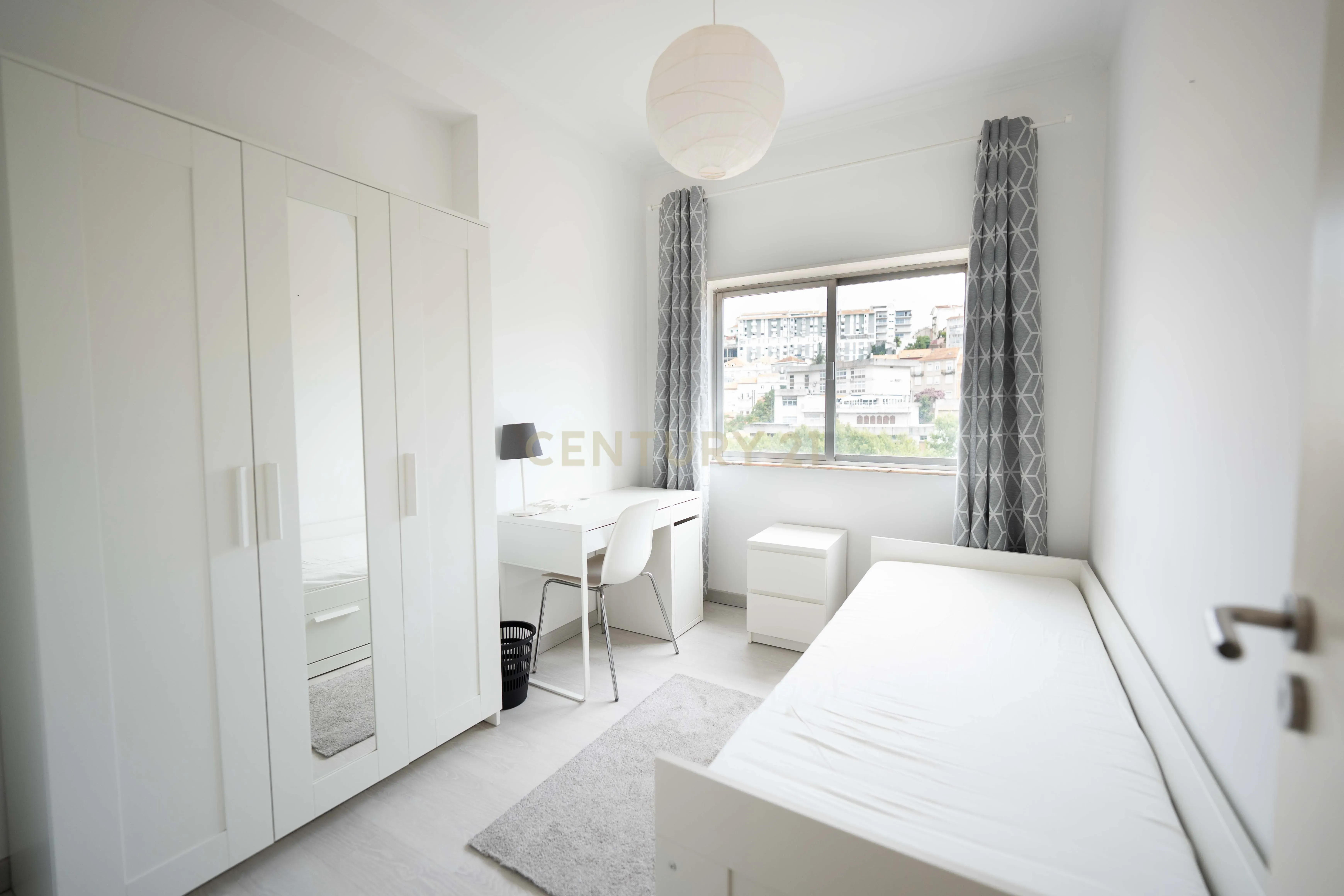 Fotografia 4 de Venda | Apartamento T2 + Sala convertida em dois quartos | Mobilado e equipado na Rua Padre António Vieira em Coimbra