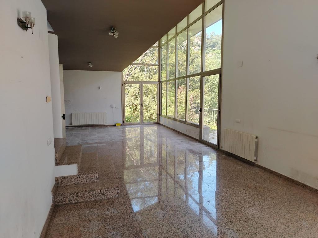  - Image 1