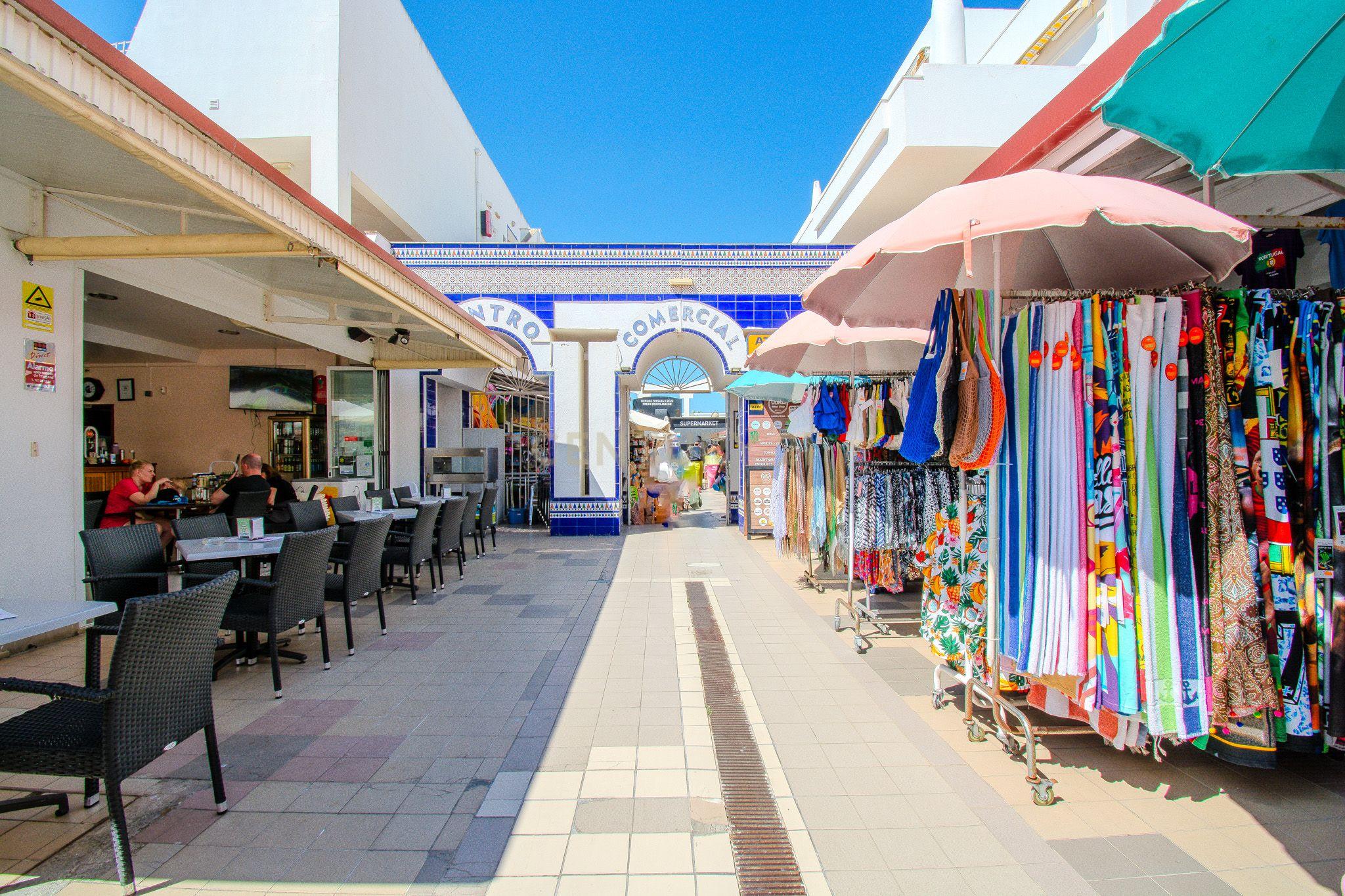 Duas Lojas Comerciais no Centro Comercial Borda d’Água -  Albufeira - Image 2