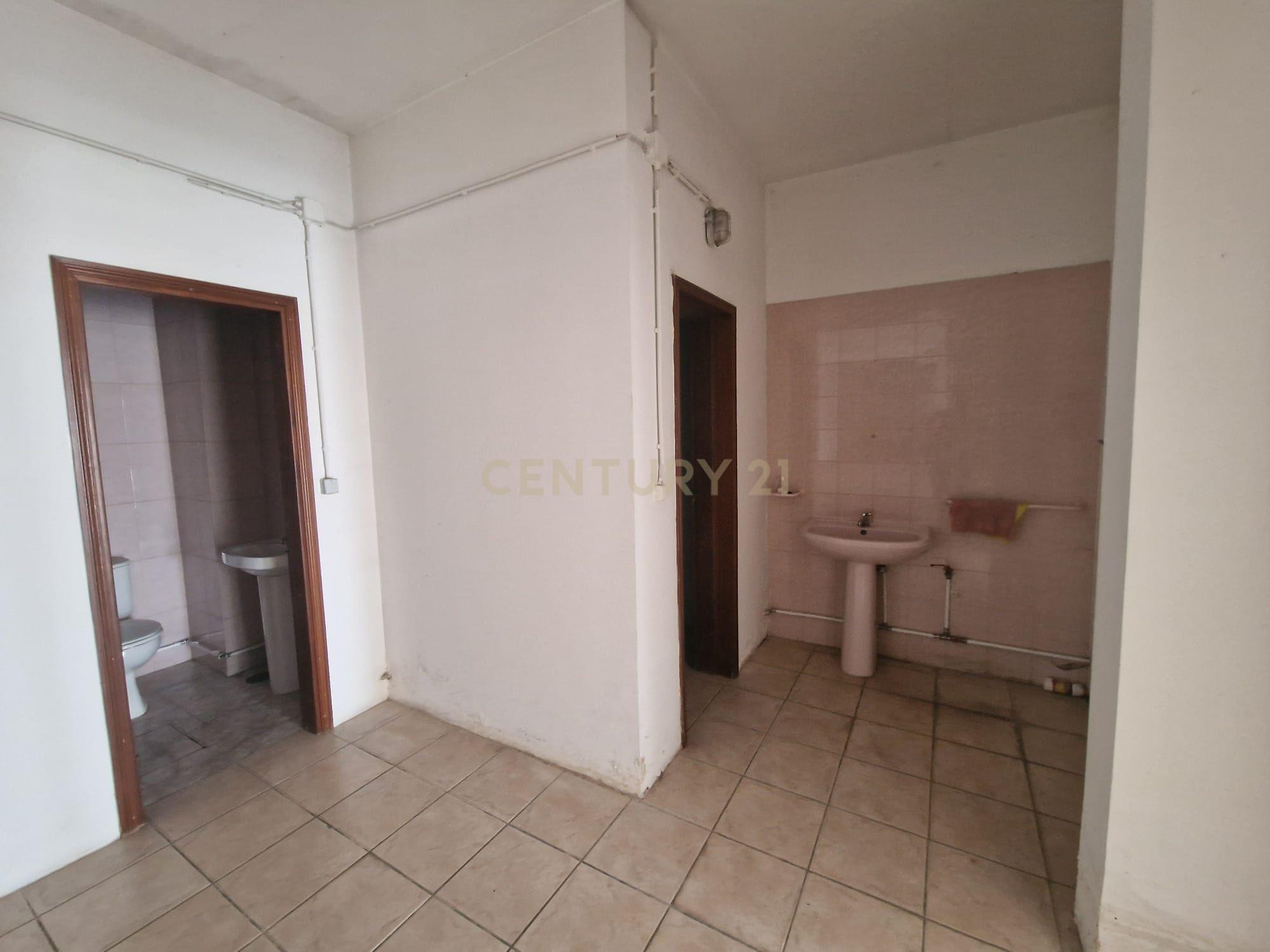 Fotografia 9 de Espaço comercial para recuperação em Delães, Vila Nova de Famalicão/GRRE-00139;GRRE-00145;GRRE-00148