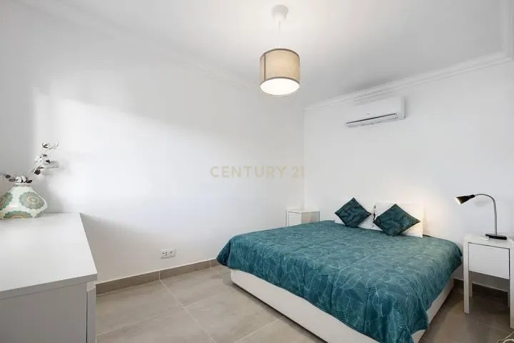 Apartamento T2 em Condomínio Fechado 2º Andar com Elevador com Piscina – Sagres - Image 10
