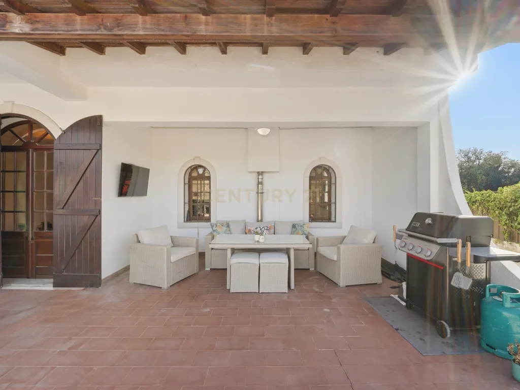 Quinta de Charme em Palmela – Renovada, Espaçosa e Pronta a Viver - Image 39