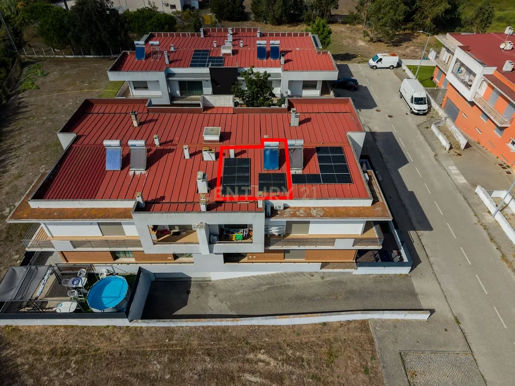 T3 com Terraço de 63 m² e Garagem de 70 m² | Comeira, Marinha Grande - Image 35