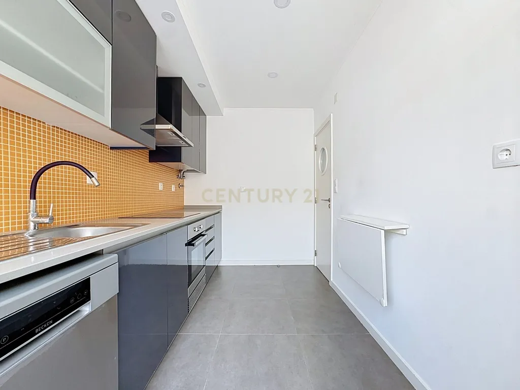 Apart. T3 remodelado em Paio Pires - Image 3