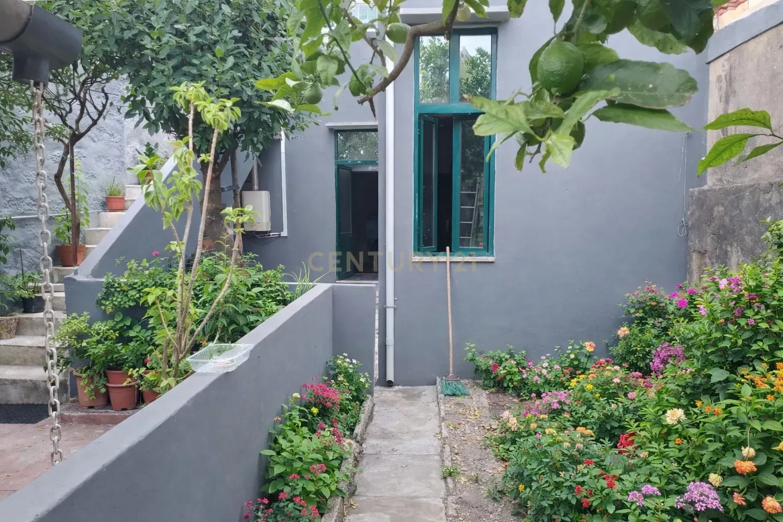 Fotografia 7 de Apartamento T2 com Quintal, Projeto Aprovado para Comércio