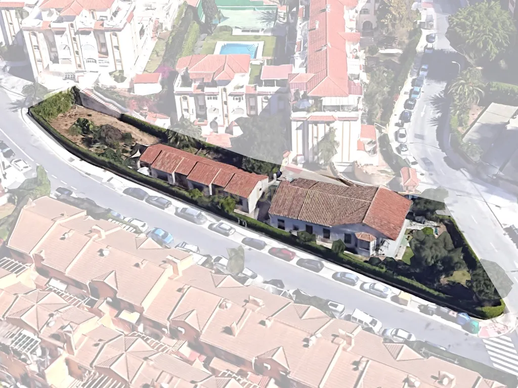 À Venda! Terreno Urbanizável com Edificações em El Limonar, Málaga - Image 3