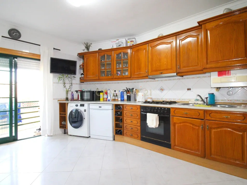 Apartamento T2 em Seixal - Oportunidade Única! - Image 14