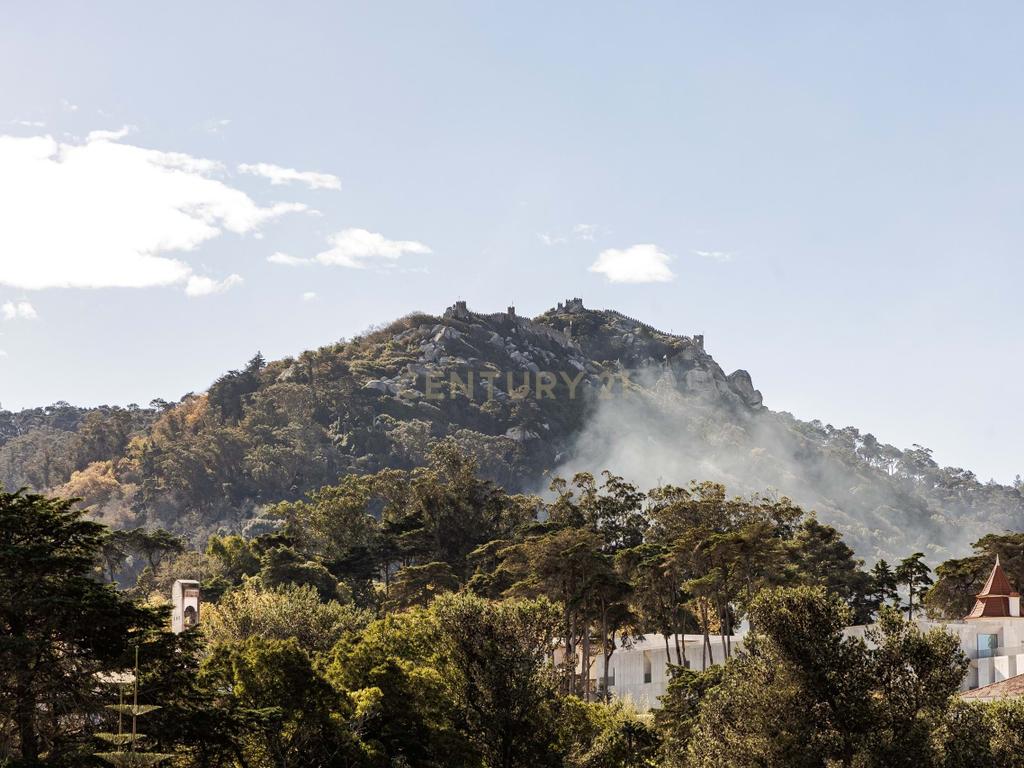Palacete com 5 Quartos no Coração de Sintra - Image 28