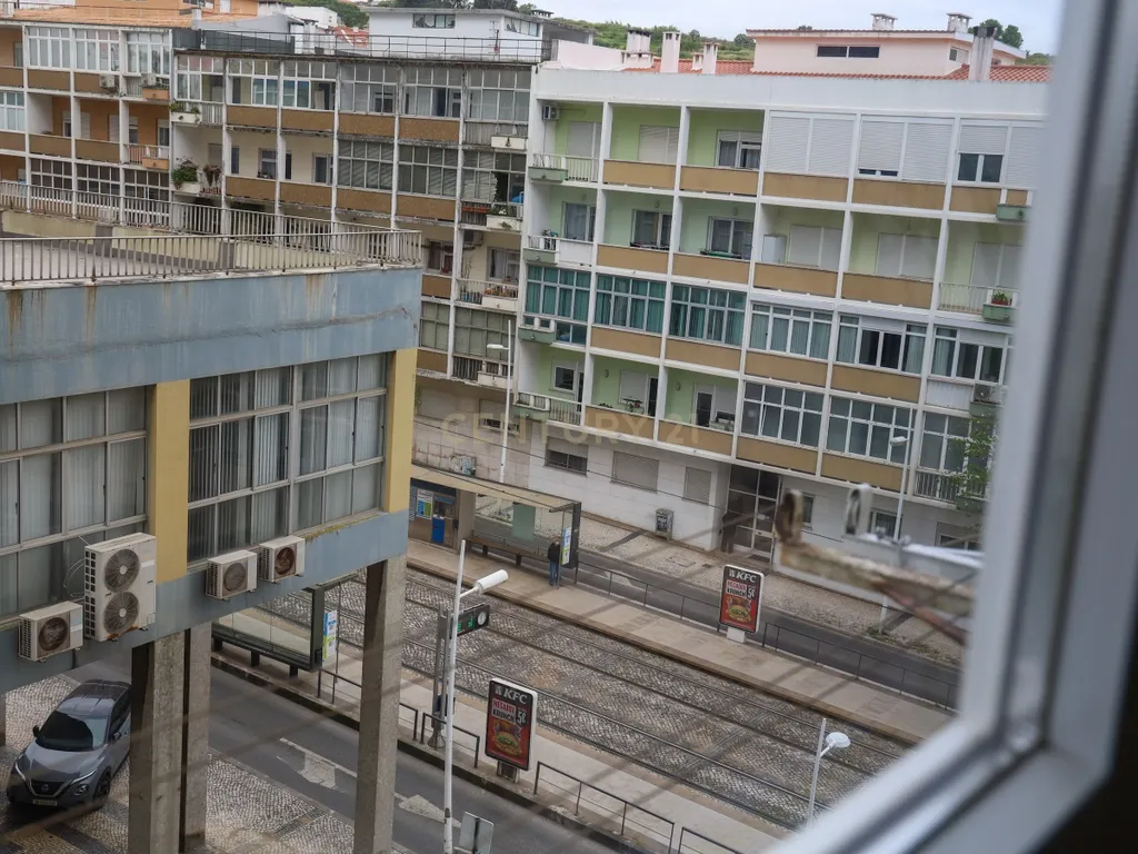 T3 Totalmente Remodelado com Vista Deslumbrante para o Rio Tejo — Cacilhas, Almada - Image 43