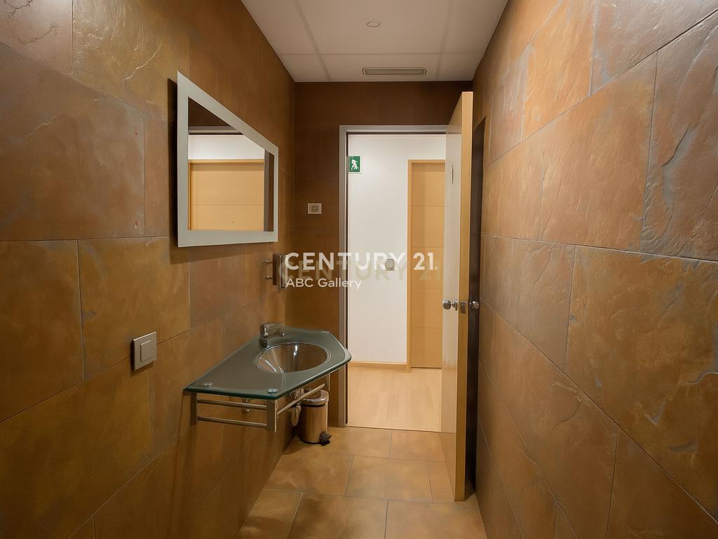  - Image 15