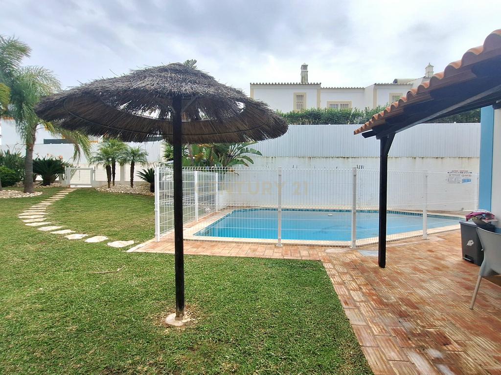 Moradia isolada com 4 quartos na Quinta dos Álamos - Guia - Image 8