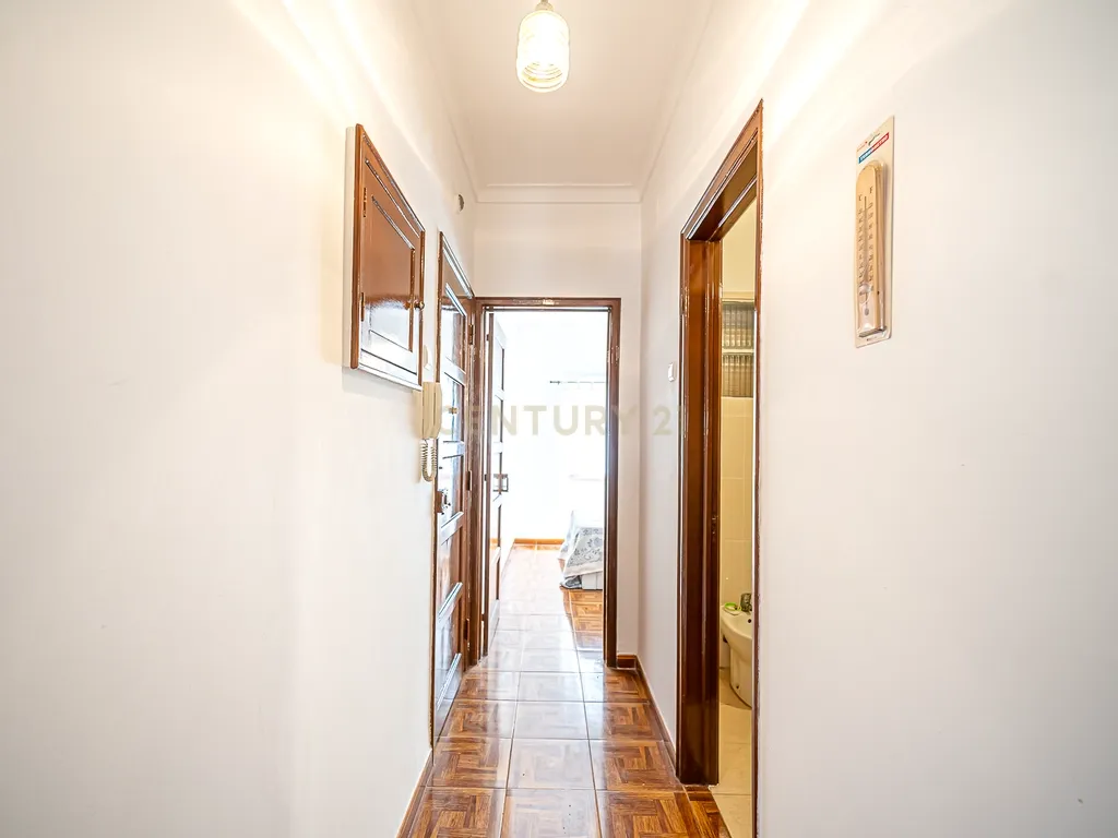 APARTAMENTO T1 EM CAMPO DE OURIQUE - Image 8