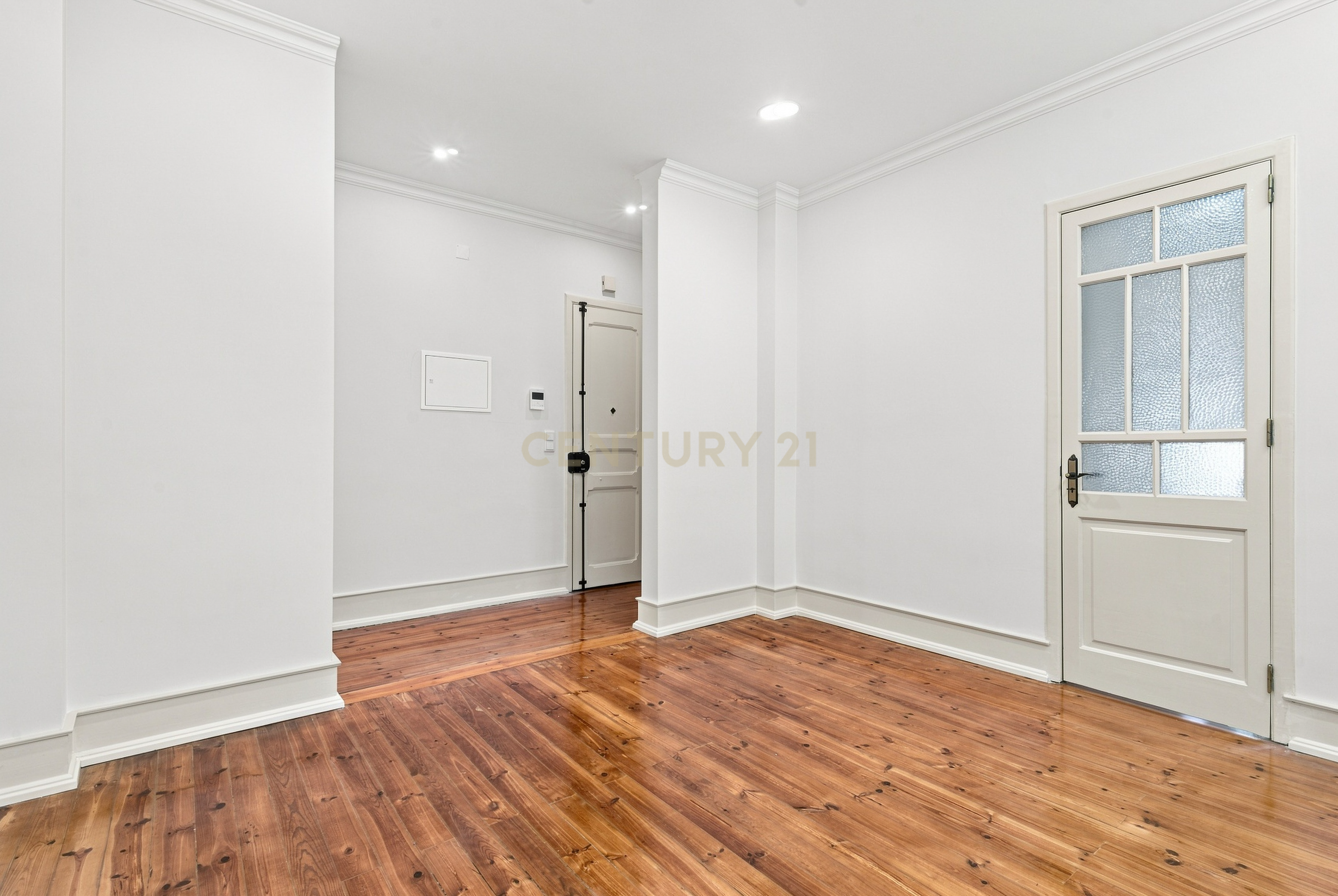 Fotografia 6 de Exclusivo na Penha de França | T3 Totalmente Remodelado com Elevador, Cozinha Equipada e Logradouro Privativo de 41 m²