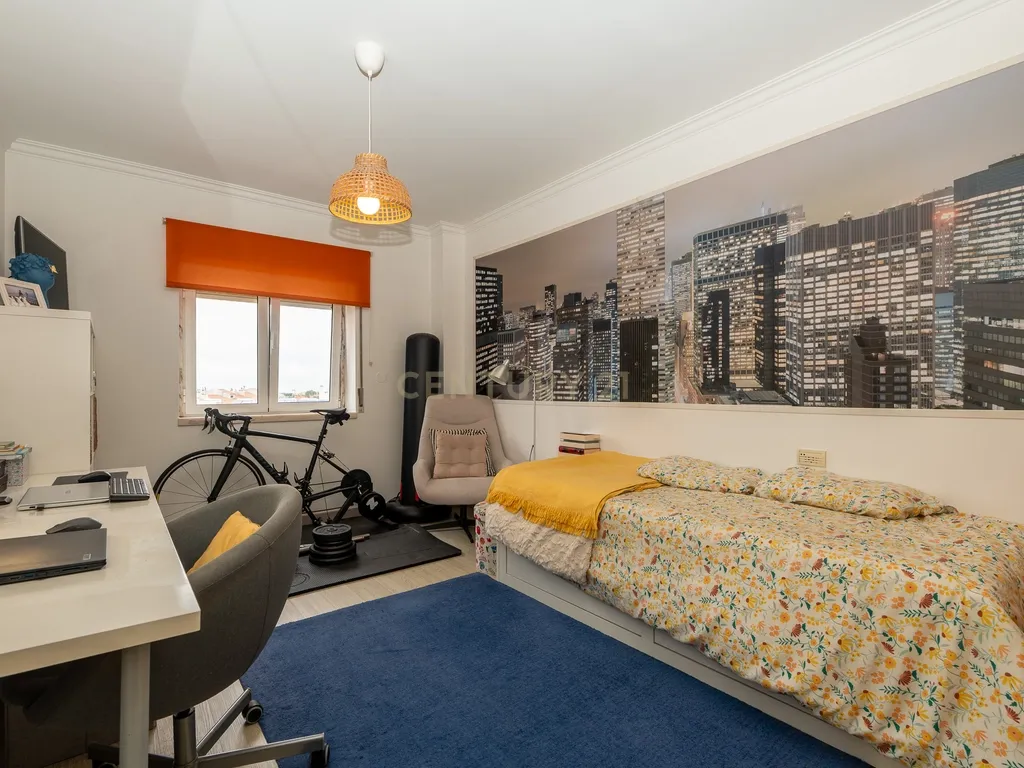 * ESPECTACULAR APARTAMENTO NO CENTRO DE MAFRA, COM VARANDA E PARQUEAMENTO * - Image 35